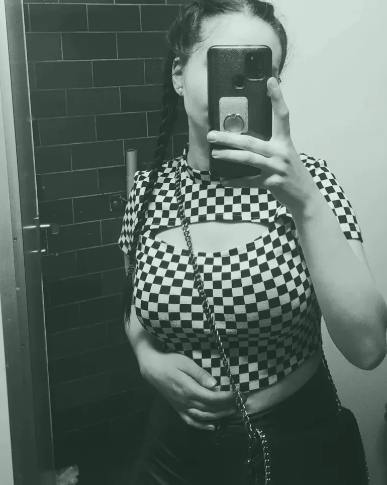 Emily, 24