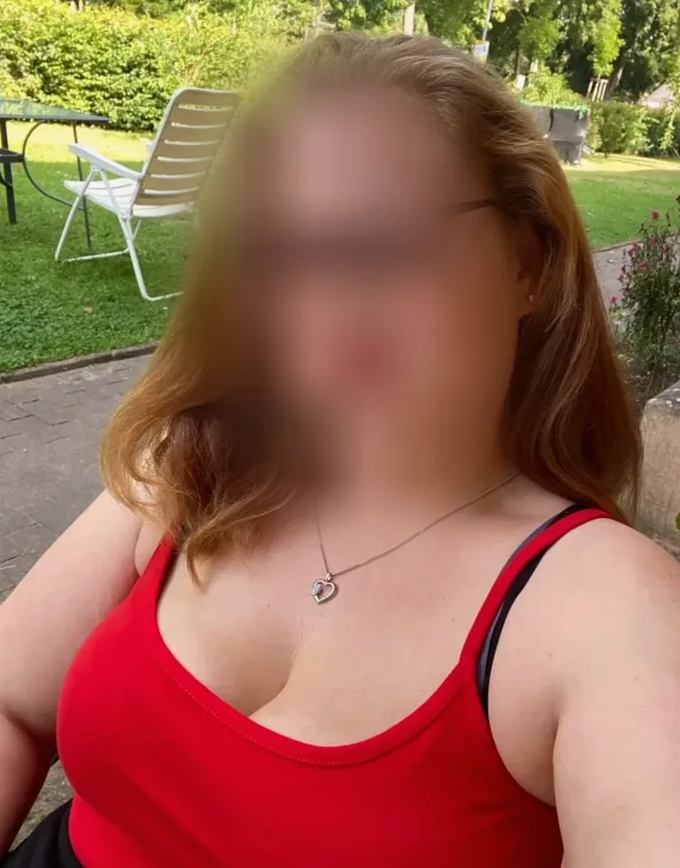 Melina, 29