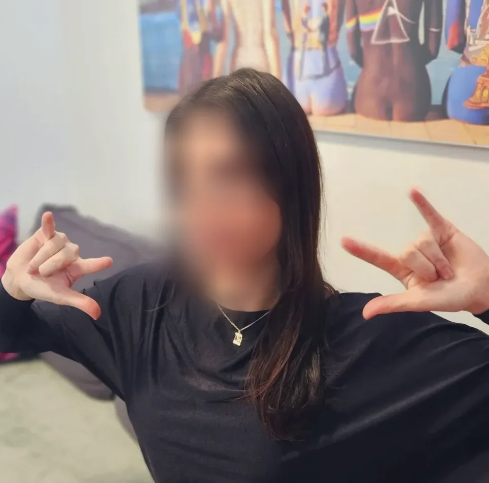 Merve, 27